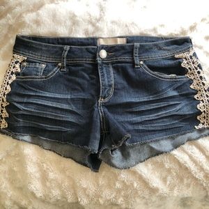 Laced denim shorts